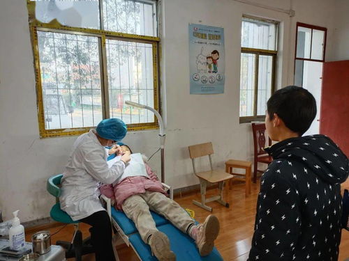 蔡村镇卫生院为20多名儿童的牙齿穿上 保护衣